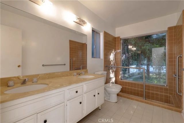 16568 Goldenrod Place, Encino, CA 91436