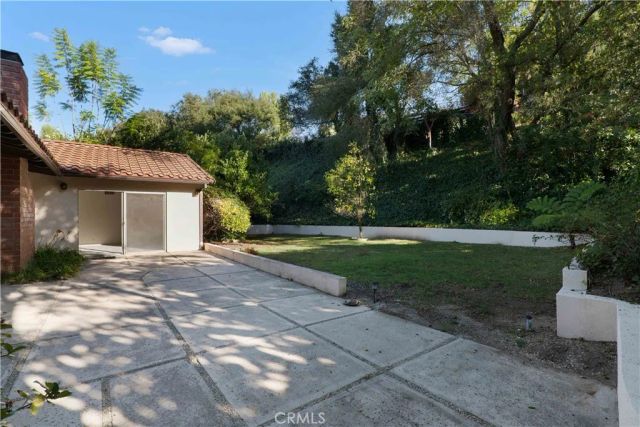 16568 Goldenrod Place, Encino, CA 91436