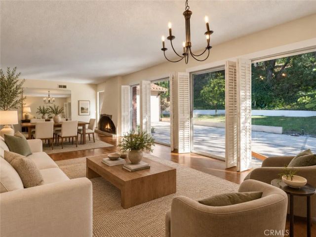 16568 Goldenrod Place, Encino, CA 91436