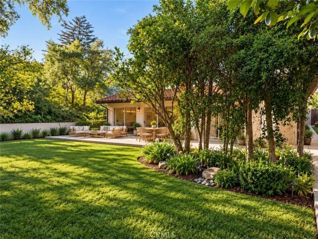 16568 Goldenrod Place, Encino, CA 91436