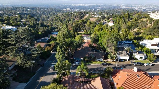 16568 Goldenrod Place, Encino, CA 91436
