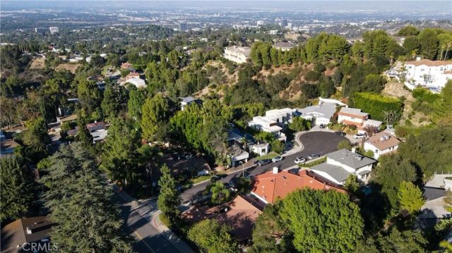 16568 Goldenrod Place, Encino, CA 91436