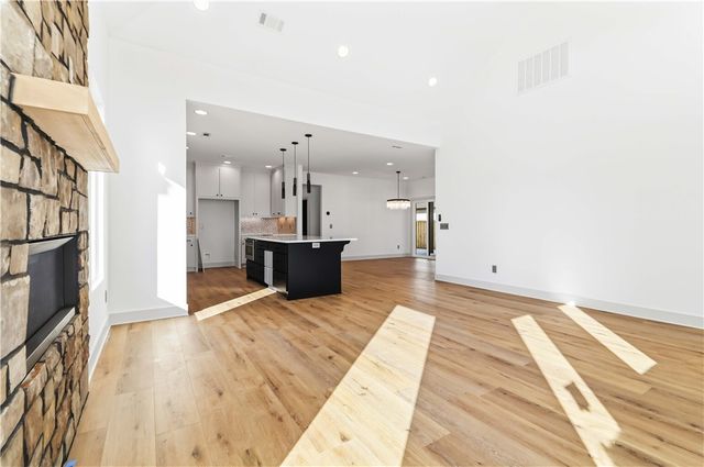 991 Thornwood Place, Centerton, AR 72713