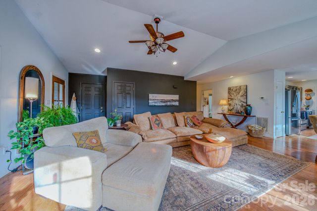 242 Meadow Lane, Leicester, NC 28748