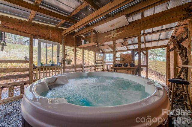 242 Meadow Lane, Leicester, NC 28748