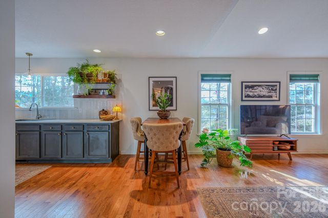 242 Meadow Lane, Leicester, NC 28748