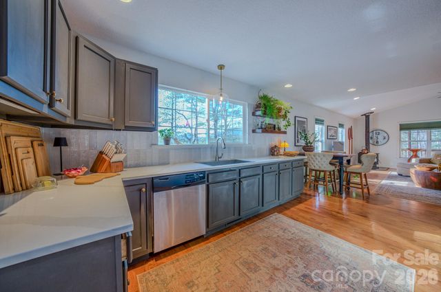 242 Meadow Lane, Leicester, NC 28748