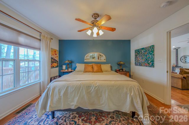 242 Meadow Lane, Leicester, NC 28748