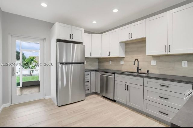 2550 N Dixie Hwy 2570, Boca Raton, FL 33431