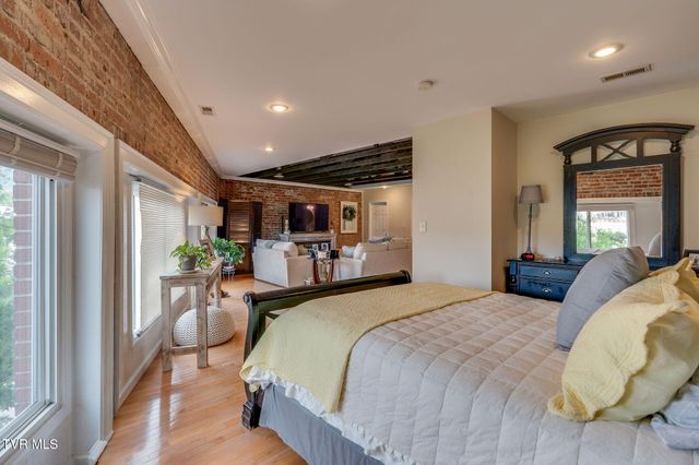 308 East Sullivan Street, Kingsport, TN 37660
