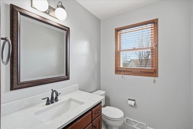 3702 Nathan Hale Court, Middleton, WI 53562