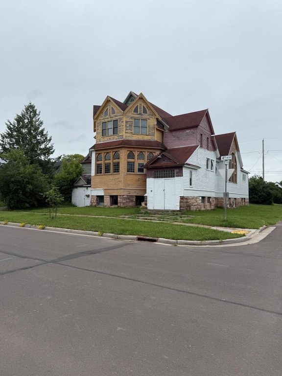 801 4th Ave W, Ashland, WI 54806