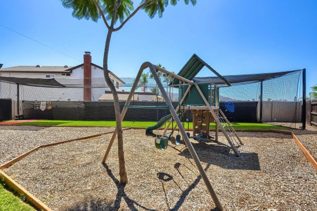 9518 HILLCREEK WAY, Santee, CA 92071