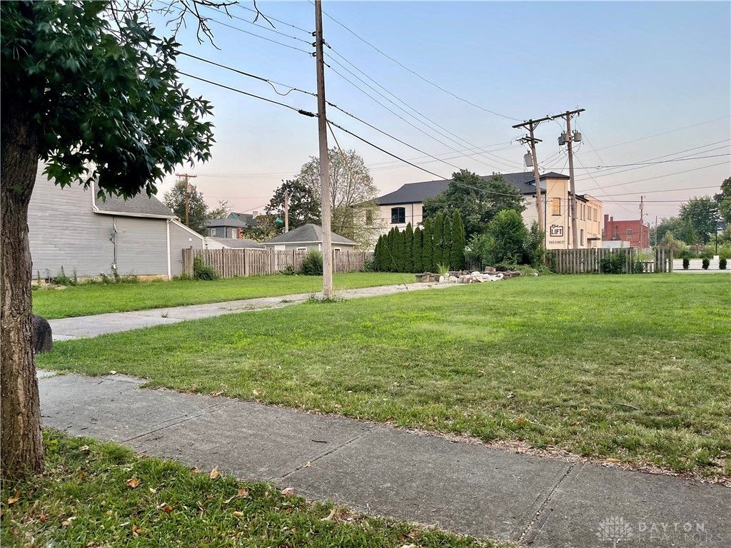 1716 E 4th Street, Dayton, OH 45403