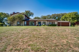 654 S Falling Leaves Drive, Waxahachie, TX 75167
