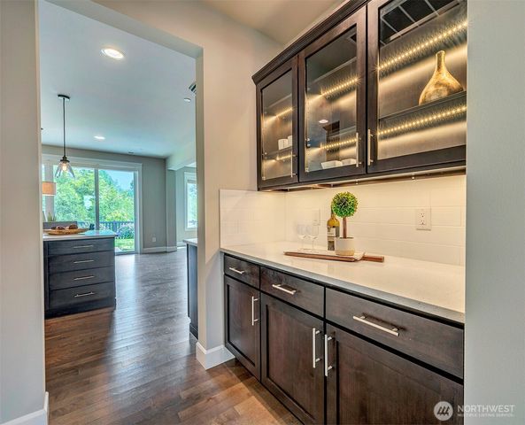 24213 1st Avenue SE, Bothell, WA 98021