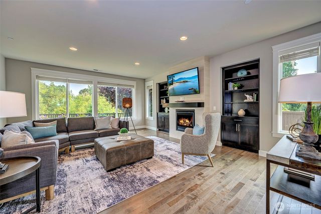 24213 1st Avenue SE, Bothell, WA 98021