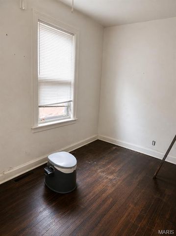 4920 San Francisco Avenue, St Louis, MO 63115