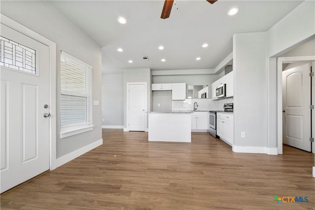 3510 Cactus Trail, Kingsland, TX 78639