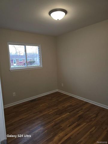 6806 Niagara Street, Romulus, MI 48174