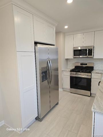 6806 Niagara Street, Romulus, MI 48174