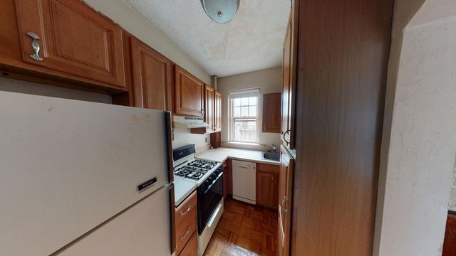311 Allston St 10, Boston, MA 02135