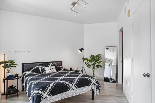 350 S Miami Avenue 2108, Miami, FL 33130