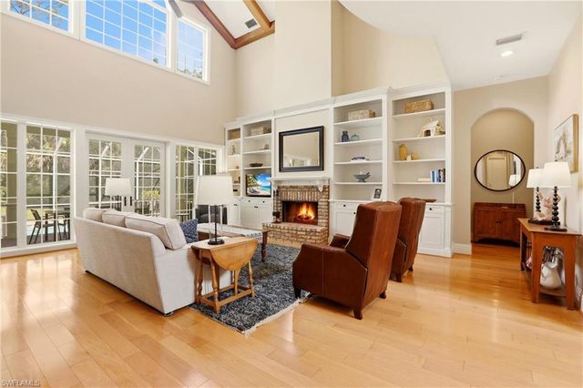 4335 7th AVE SW, Naples, FL 34119