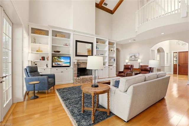 4335 7th AVE SW, Naples, FL 34119