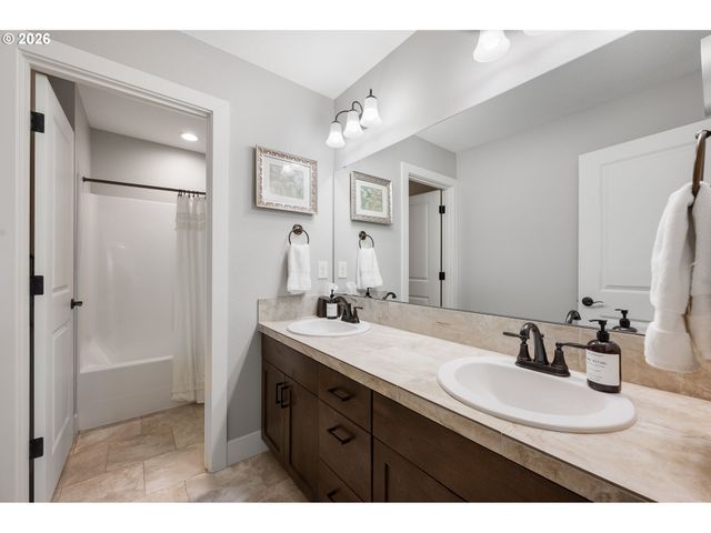 12501 Ne 102ND Way, Vancouver, WA 98682