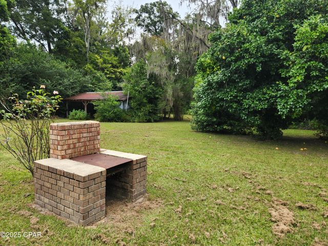 13352 NW County Road 12, Bristol, FL 32321