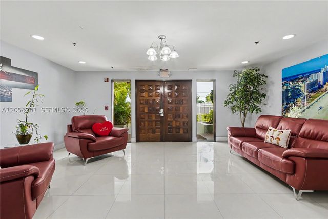 1825 W 44th Pl 509, Hialeah, FL 33012