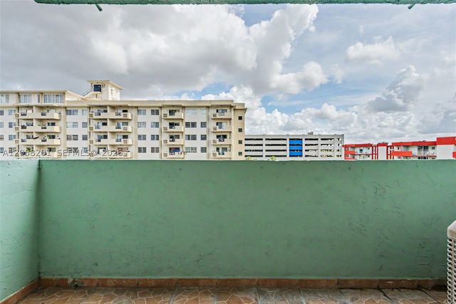1825 W 44th Pl 509, Hialeah, FL 33012