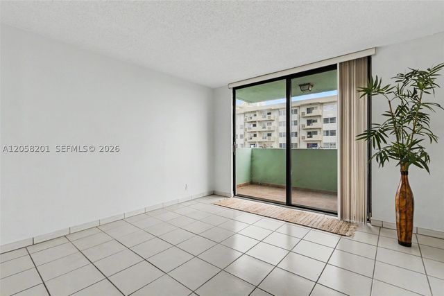 1825 W 44th Pl 509, Hialeah, FL 33012