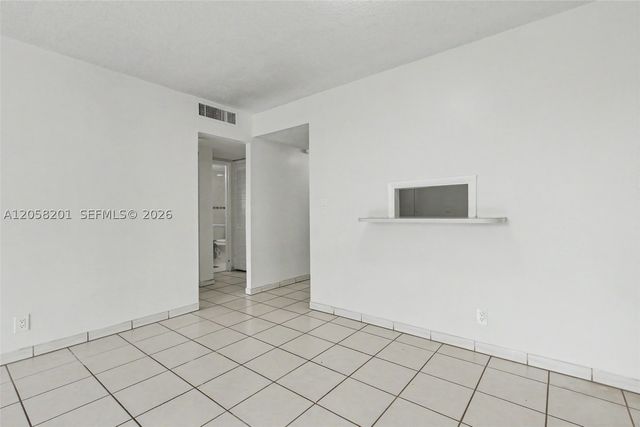 1825 W 44th Pl 509, Hialeah, FL 33012