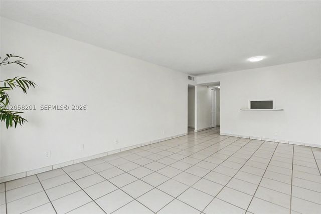 1825 W 44th Pl 509, Hialeah, FL 33012