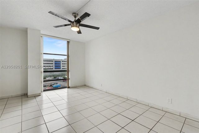 1825 W 44th Pl 509, Hialeah, FL 33012