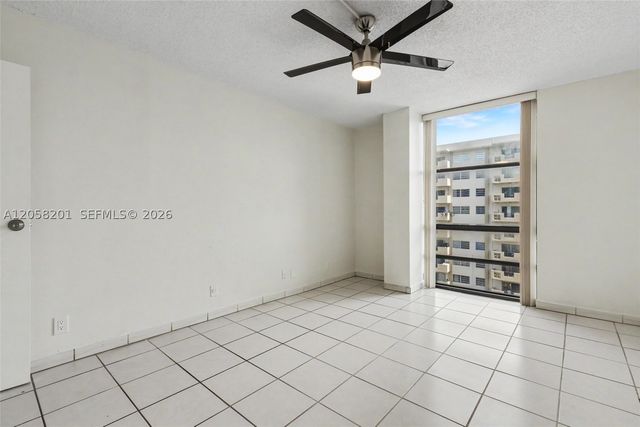 1825 W 44th Pl 509, Hialeah, FL 33012