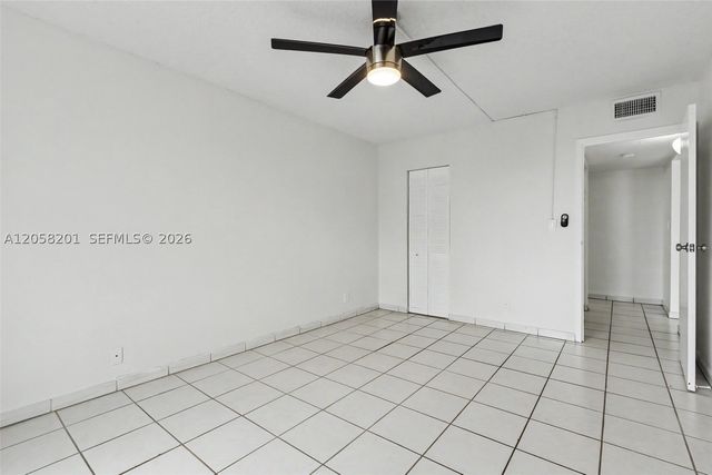 1825 W 44th Pl 509, Hialeah, FL 33012