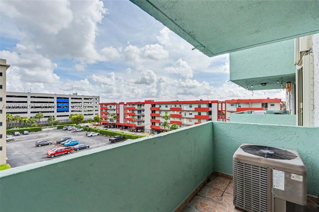 1825 W 44th Pl 509, Hialeah, FL 33012
