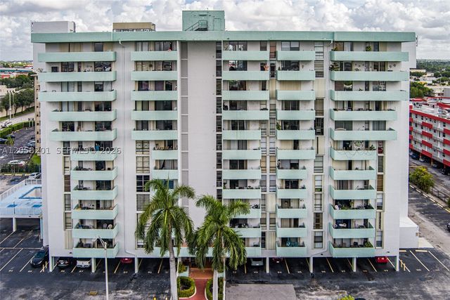 1825 W 44th Pl 509, Hialeah, FL 33012