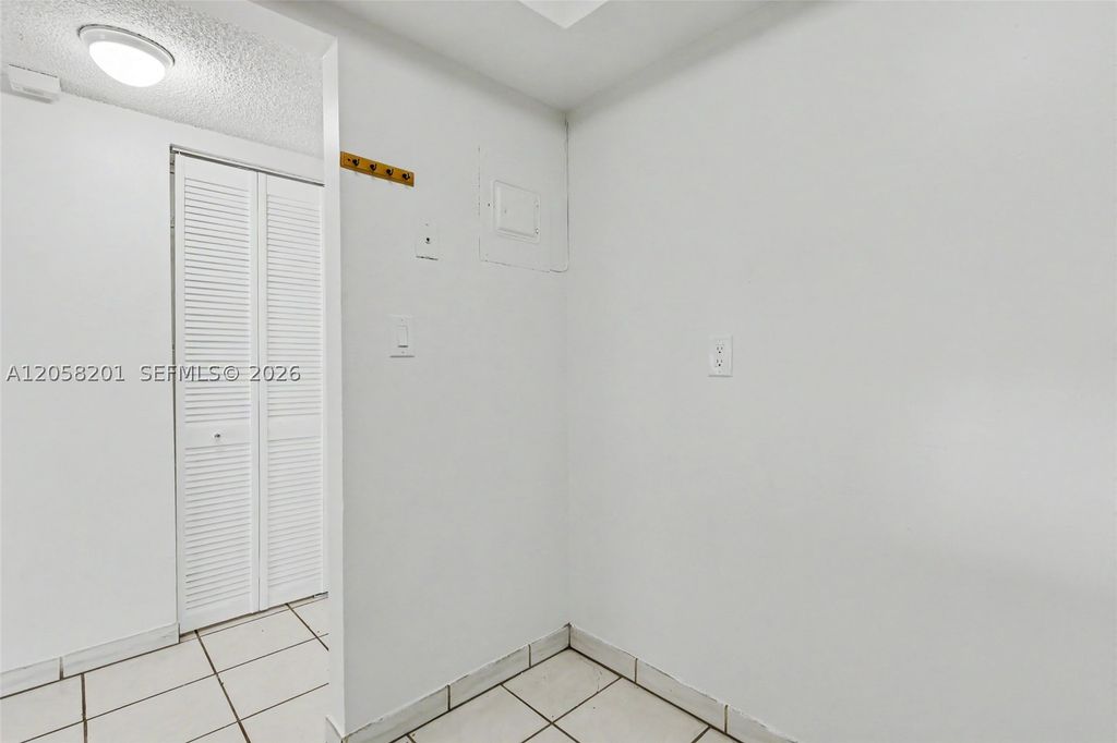 Image 19 of property listing at 1825 W 44th Pl 509, Hialeah, FL 33012