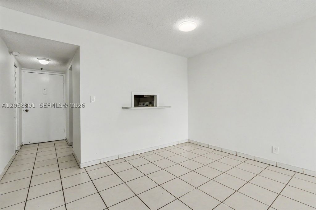 Image 25 of property listing at 1825 W 44th Pl 509, Hialeah, FL 33012