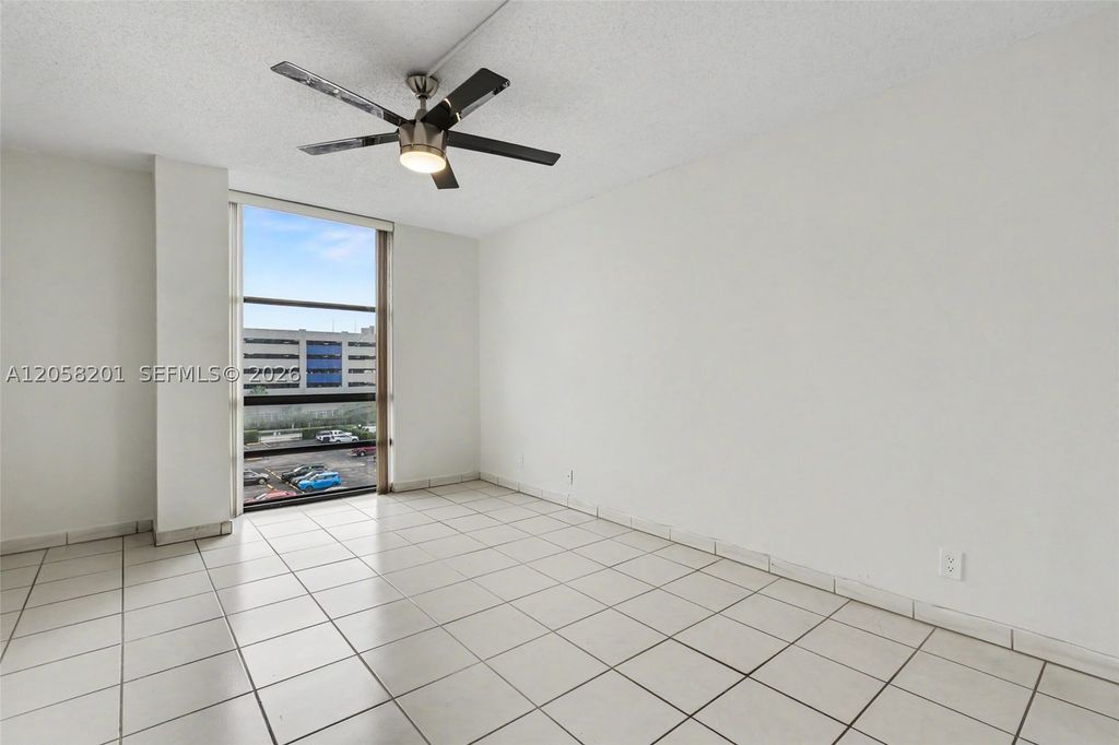 Image 33 of property listing at 1825 W 44th Pl 509, Hialeah, FL 33012