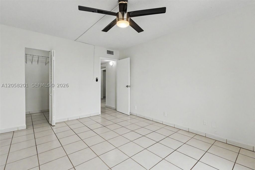 Image 36 of property listing at 1825 W 44th Pl 509, Hialeah, FL 33012
