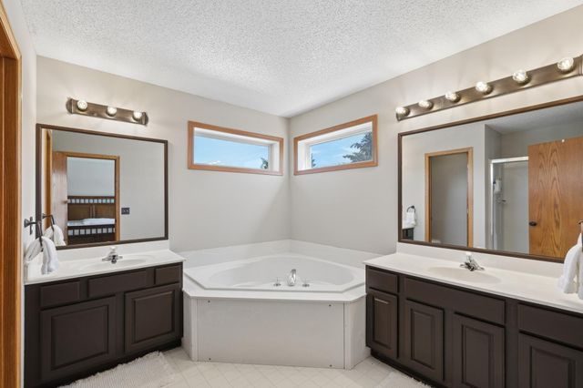 15960 Fennel Court, Apple Valley, MN 55124