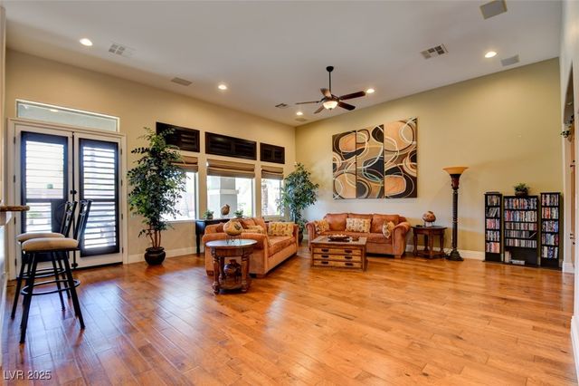 8465 Picket Ridge Court, Las Vegas, NV 89143