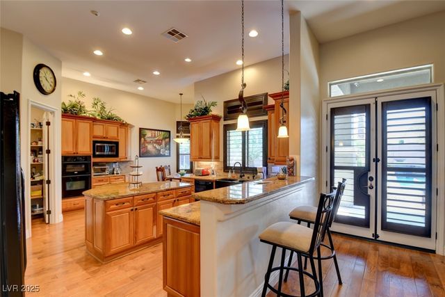 8465 Picket Ridge Court, Las Vegas, NV 89143