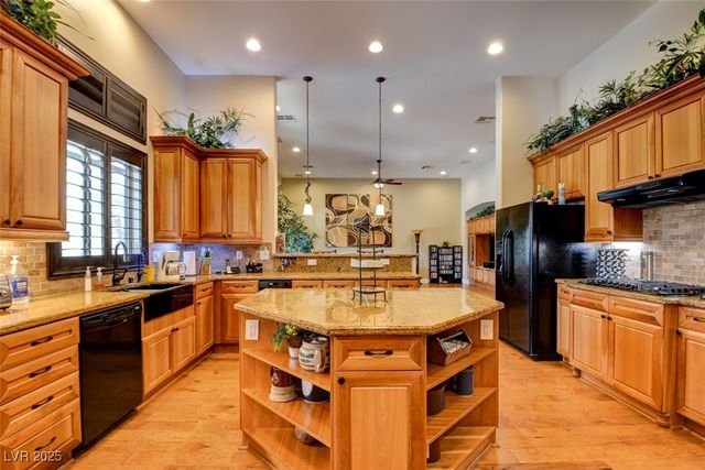 8465 Picket Ridge Court, Las Vegas, NV 89143