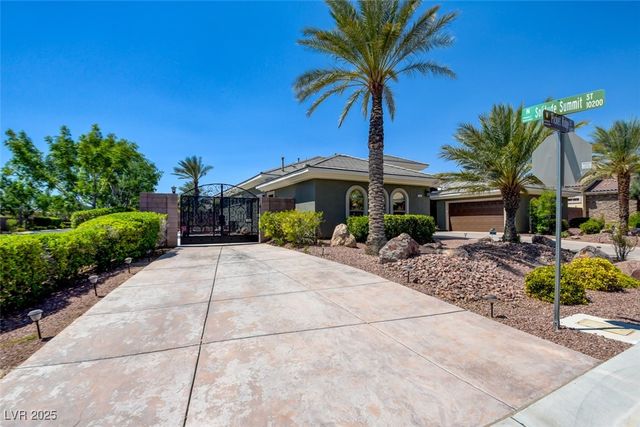 8465 Picket Ridge Court, Las Vegas, NV 89143